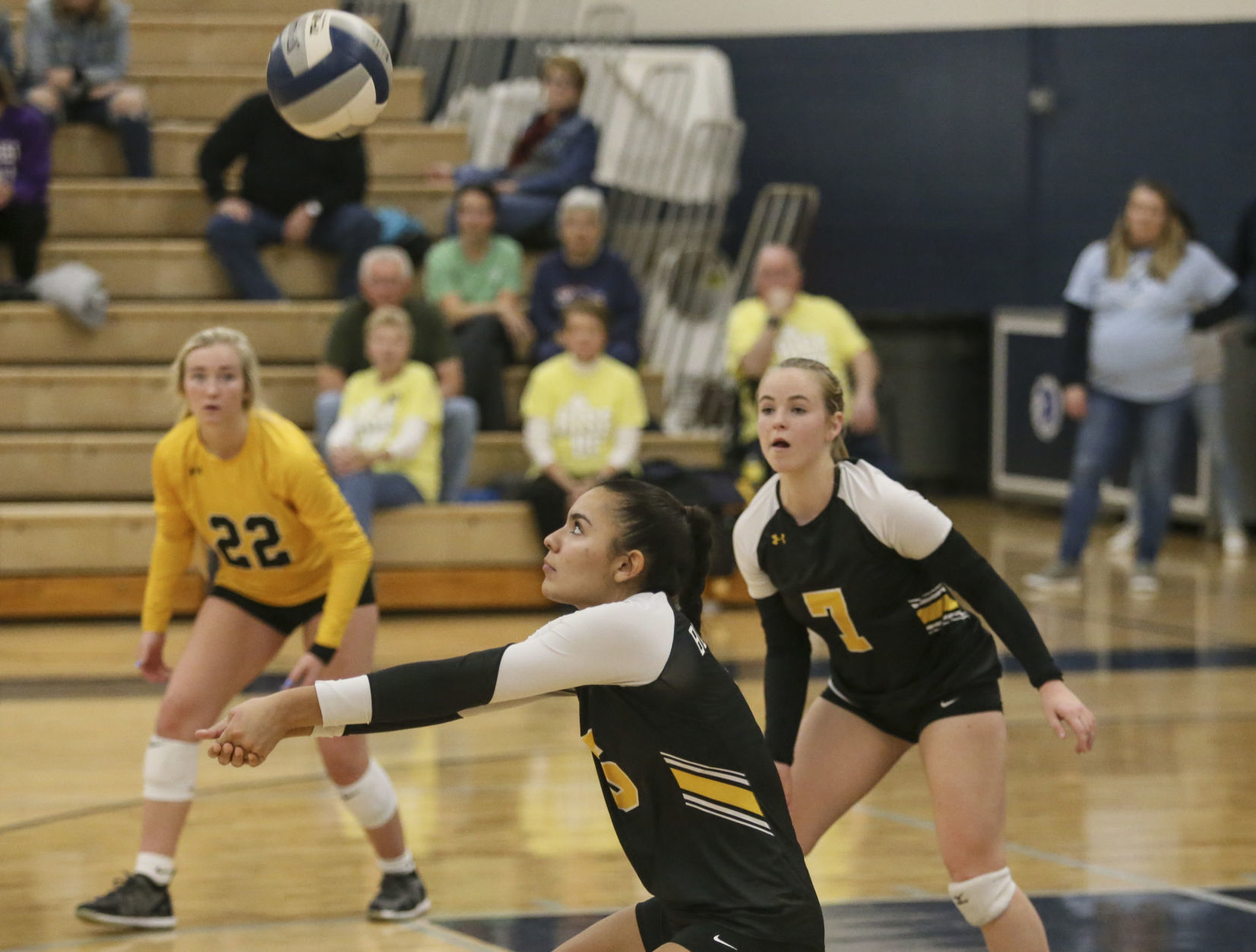 110419-qct-spt-bett-pv-vball-24.jpg